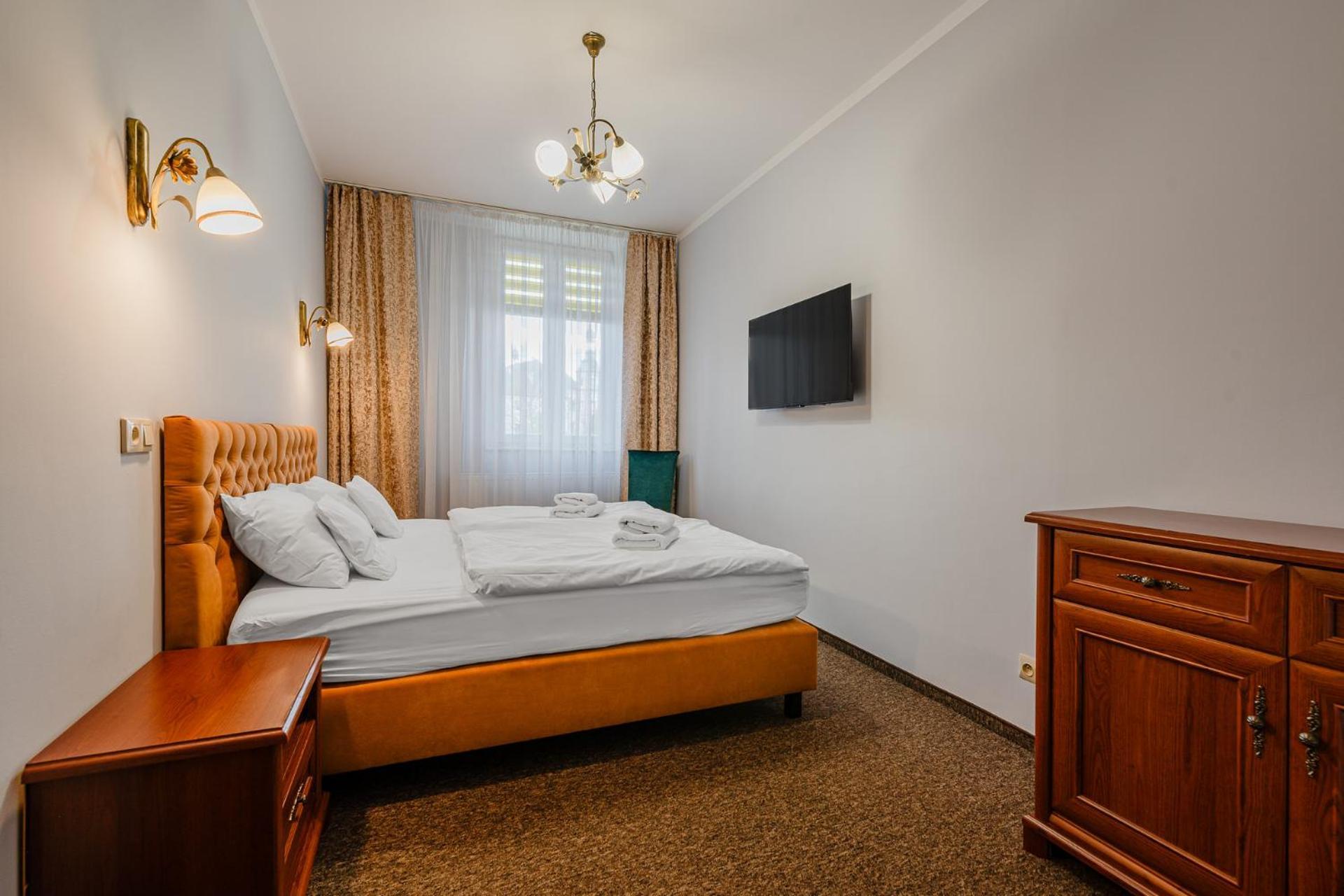 Hotel Bristol Kielce Kültér fotó