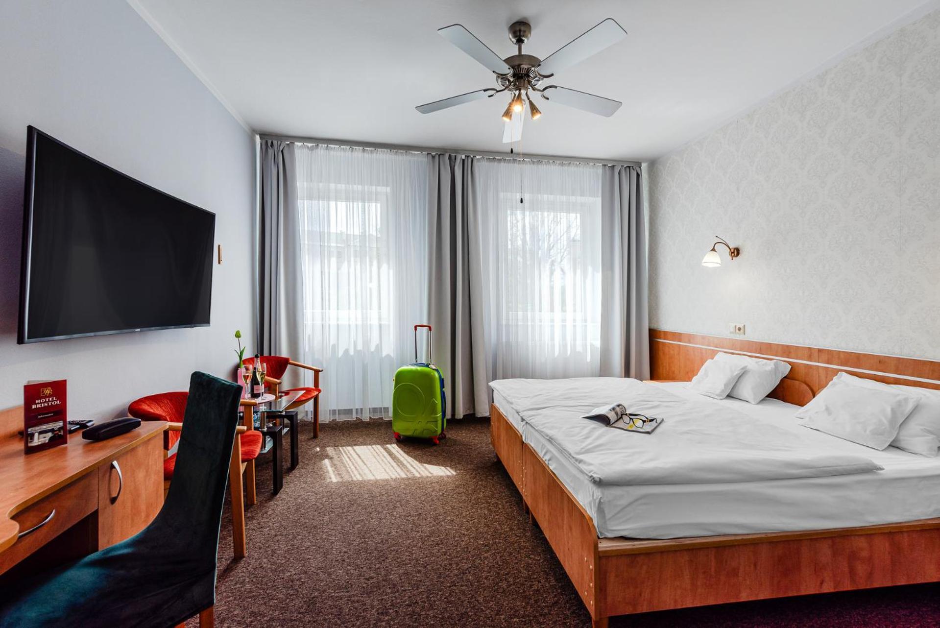 Hotel Bristol Kielce Kültér fotó